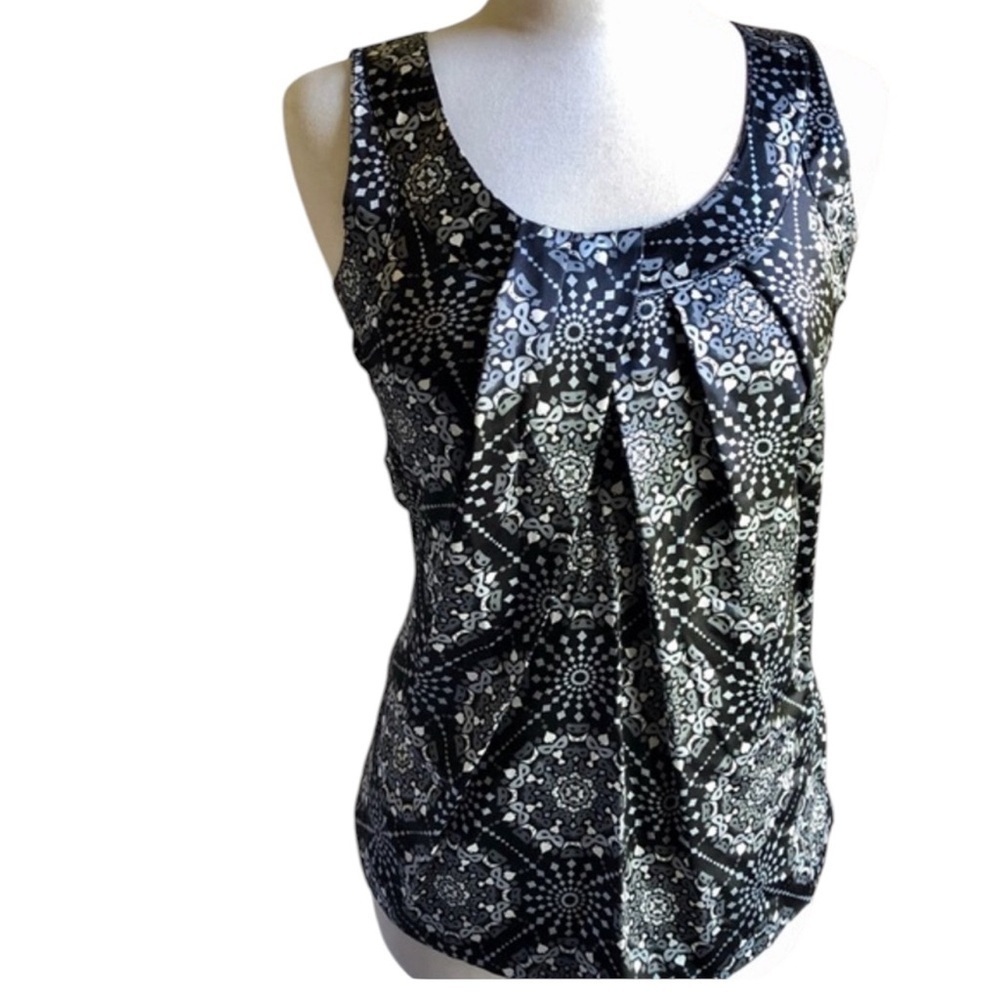 Tory Burch Black White Silk Pleated Mandala Print Sleeveless Blouse Size 6